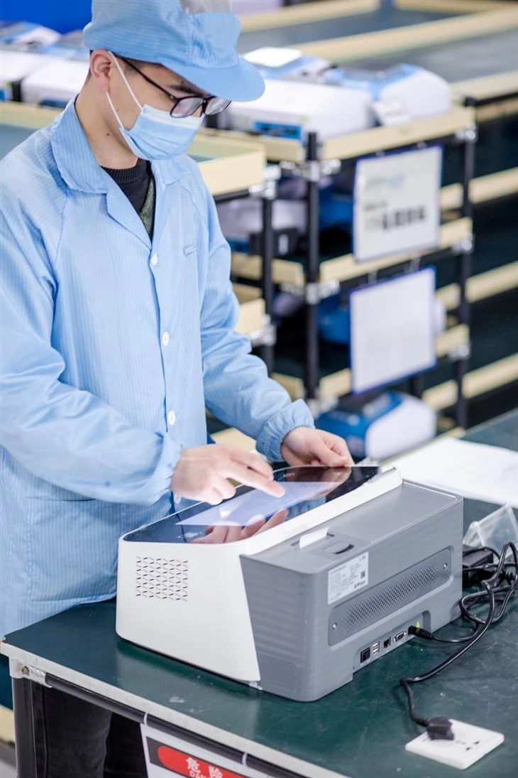 POCT Getein 1180 Rapid Portable Multi-Channel Immunoassay Analyzer Blood Testing Equipment Clinical Analytical Instrument
